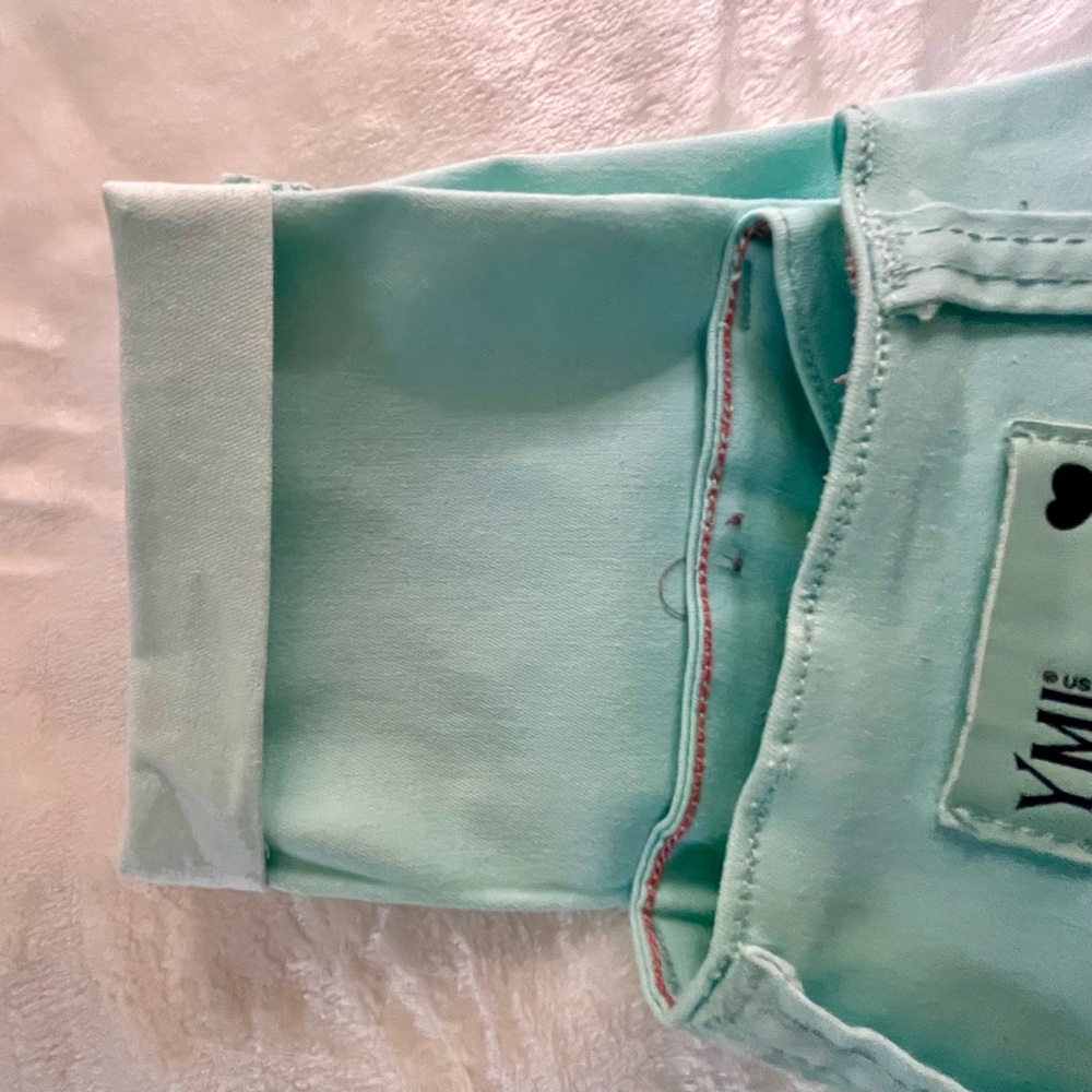 YMI 3-BUTTON WANNABETTABUTT SKINNY JEANS (7) Excellent Condition! - Picture 4 of 6